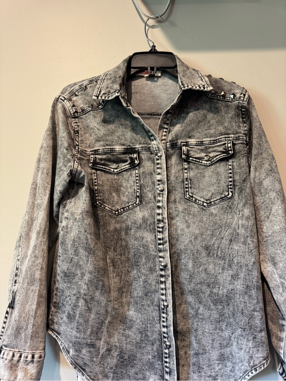 Women’s Boutique Washed Denim Shirt Jacket - Black Gray